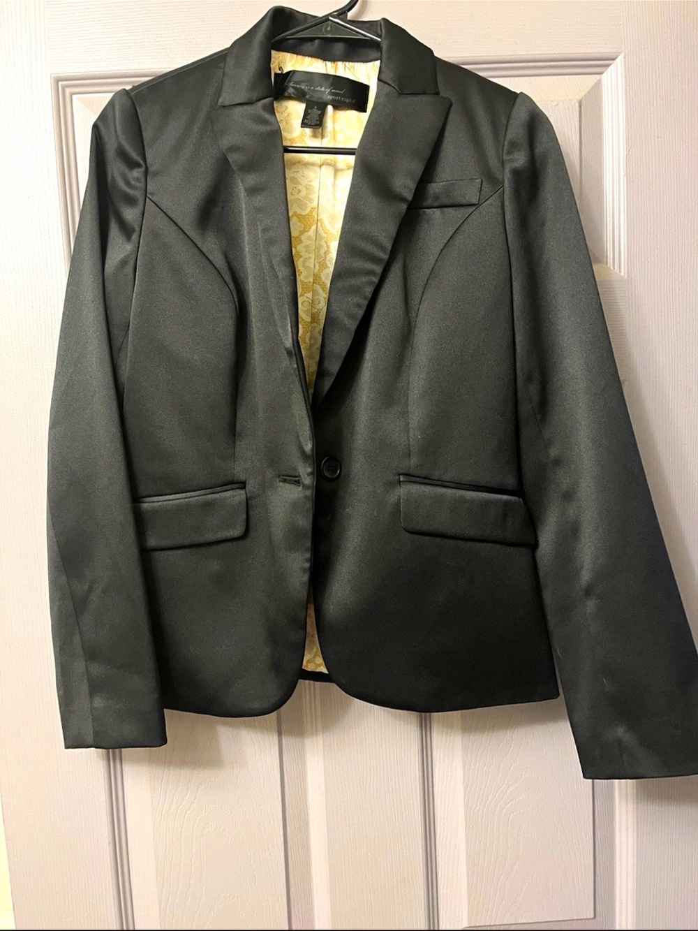 Apostrophe Black Satin Single-Button Blazer